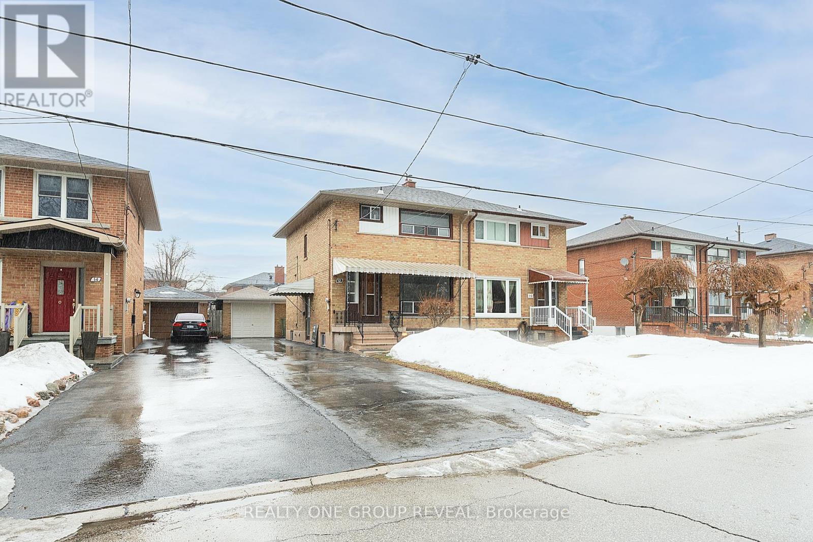 12 Thurodale Avenue, Toronto, Ontario  M6M 3B3 - Photo 2 - W12862924