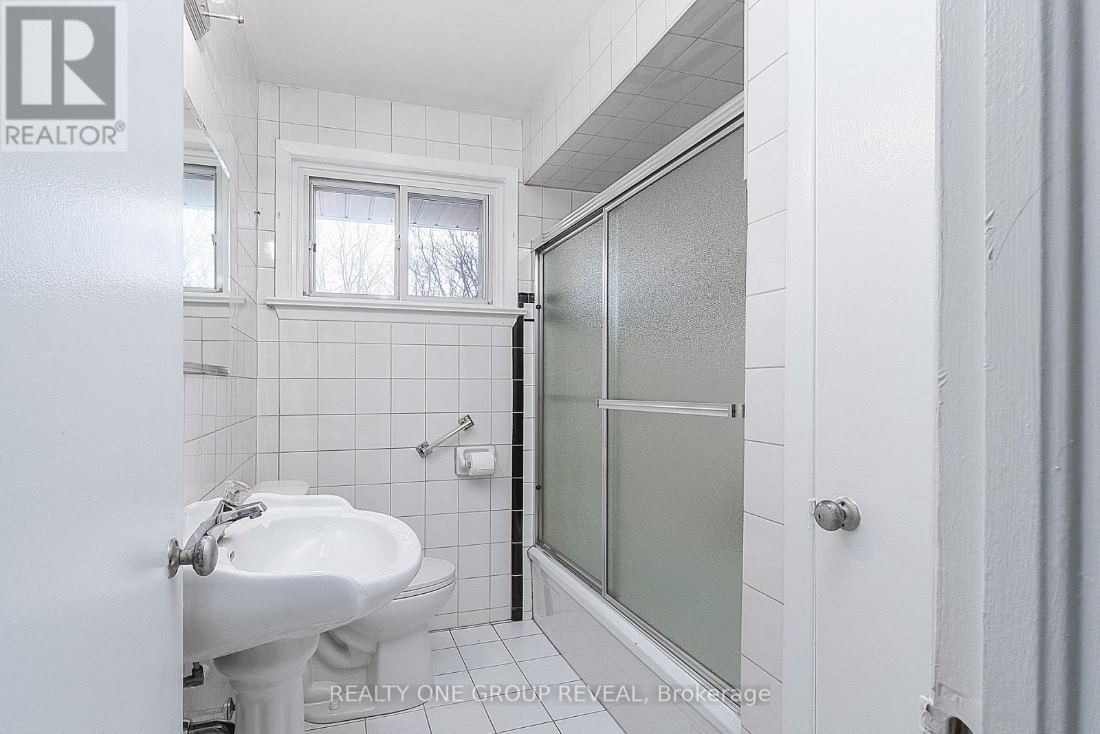 12 Thurodale Avenue, Toronto, Ontario  M6M 3B3 - Photo 22 - W12862924