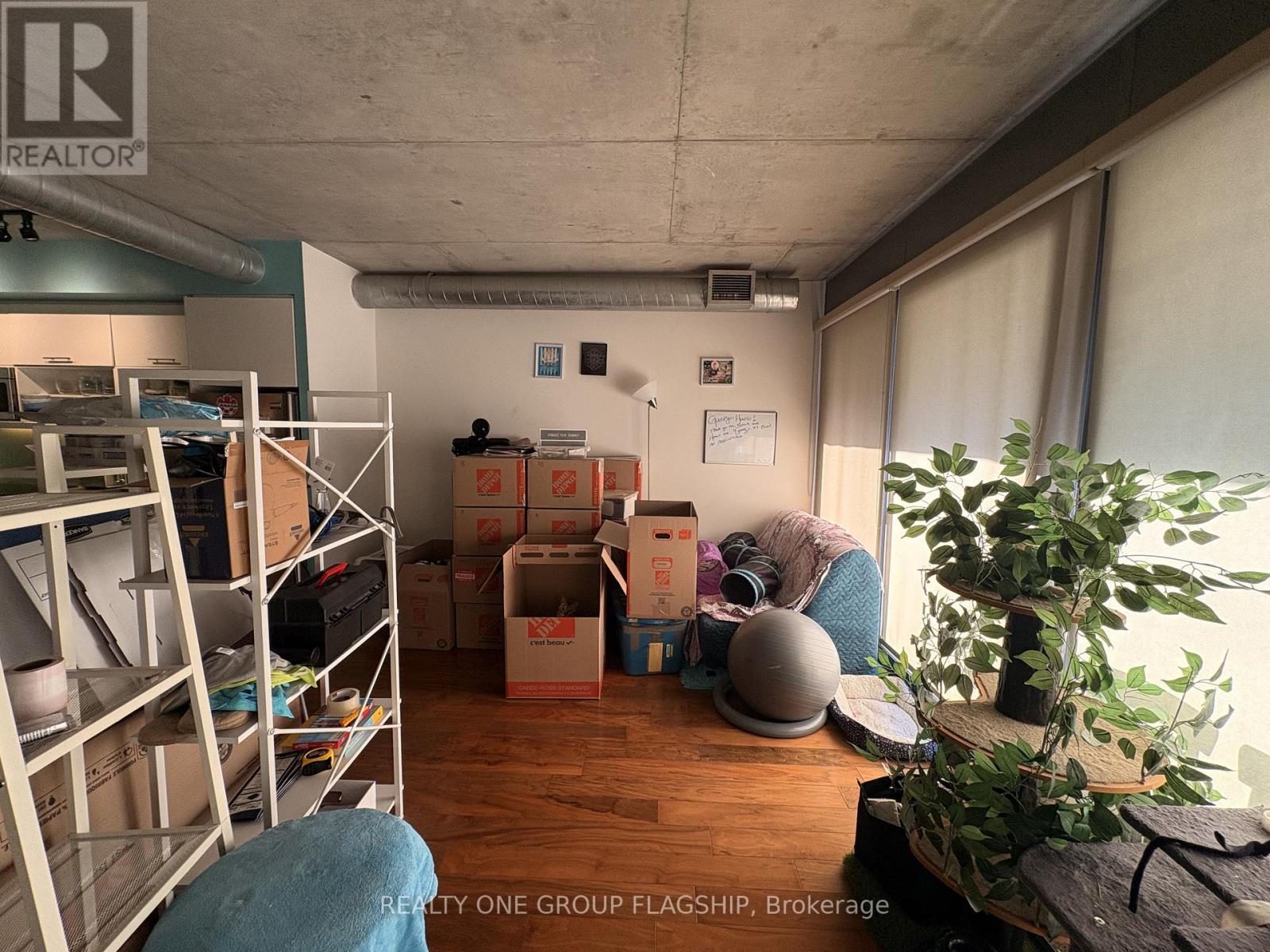 409 - 32 Trolley Crescent, Toronto, Ontario  M5A 0E8 - Photo 5 - C12972126