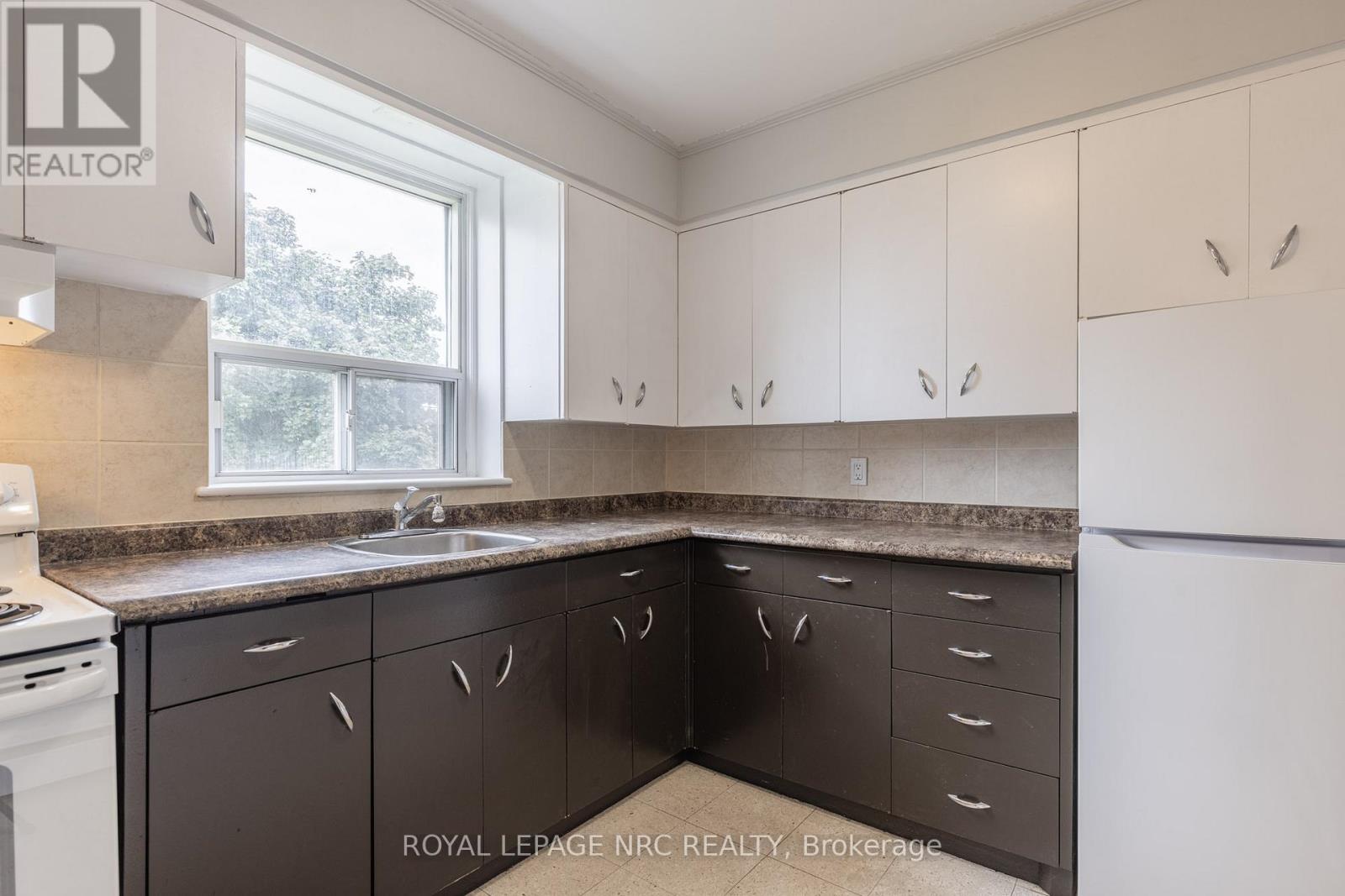 Unit 3 - 3-5 Olive Street, Grimsby, Ontario  L3M 2B4 - Photo 13 - X13024360