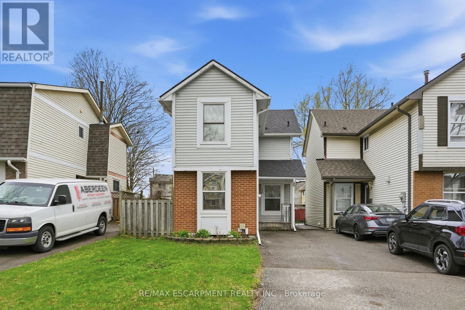 16 ENFIELD CRESCENT, Brantford, Ontario