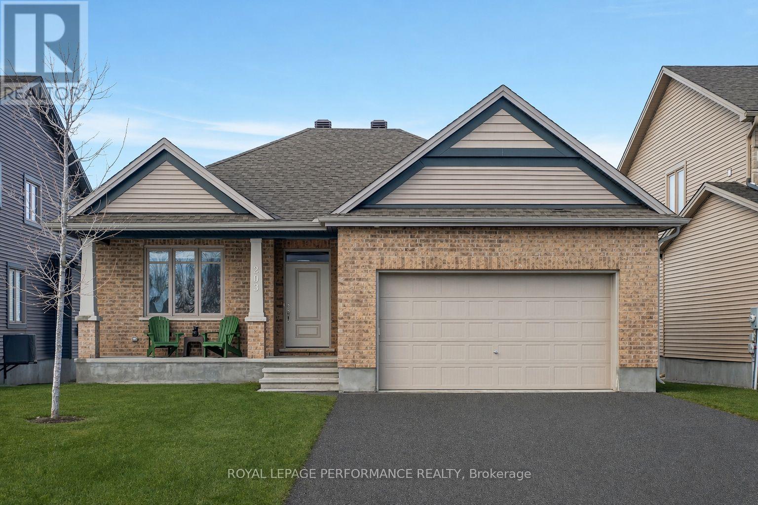 203 STATION TRAIL, Russell, Ontario