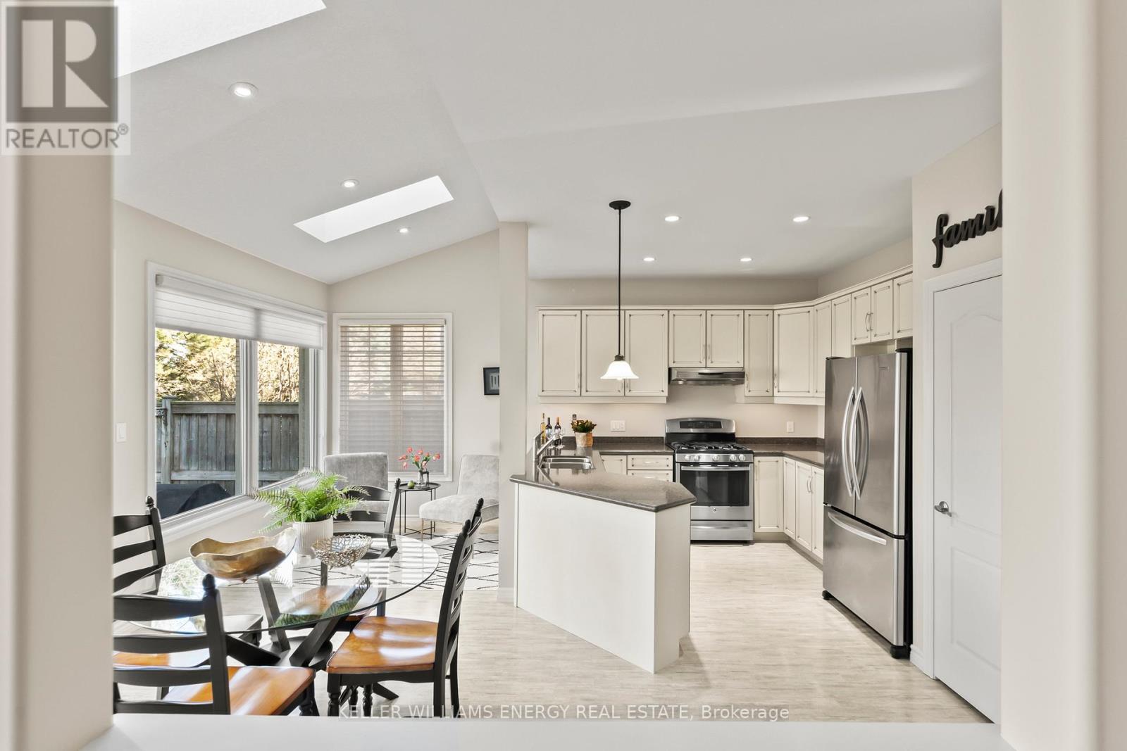 2258 Pindar Crescent, Oshawa, Ontario  L1L 0C6 - Photo 9 - E13024826