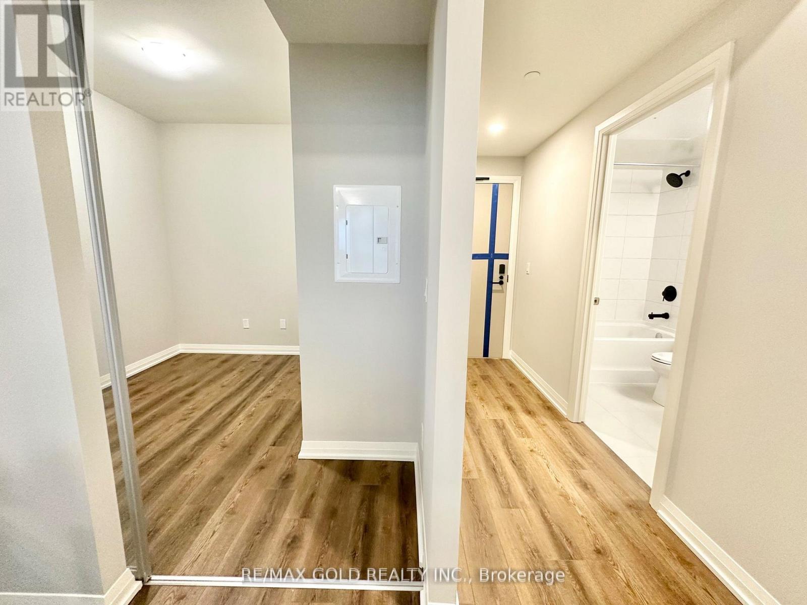 404 - 3006 William Cutmore Boulevard, Oakville, Ontario  L6H 8A4 - Photo 4 - W13018604