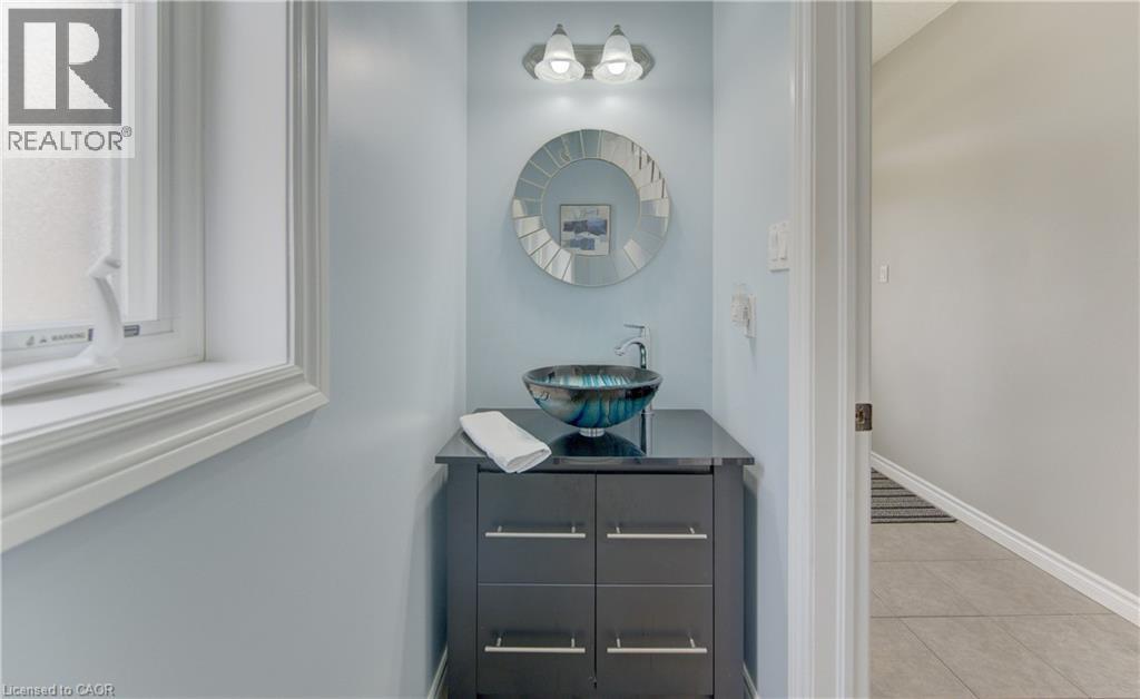 64 Walter Perry Place, New Hamburg, Ontario  N3A 0B4 - Photo 5 - 40820908