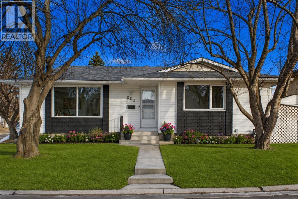 203 Lynnover Place Se, Calgary, Alberta  T2C 1L5 - Photo 1 - A2303329