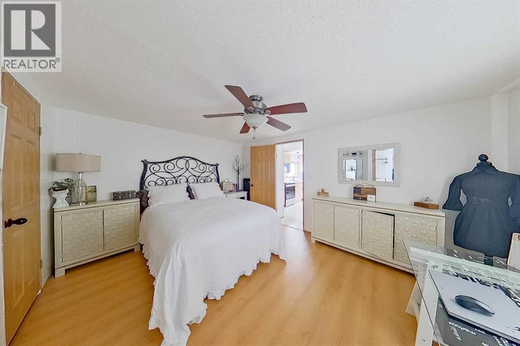 101 Grant Bay, Fort Mcmurray, Alberta  T9H 3Y7 - Photo 14 - A2301103