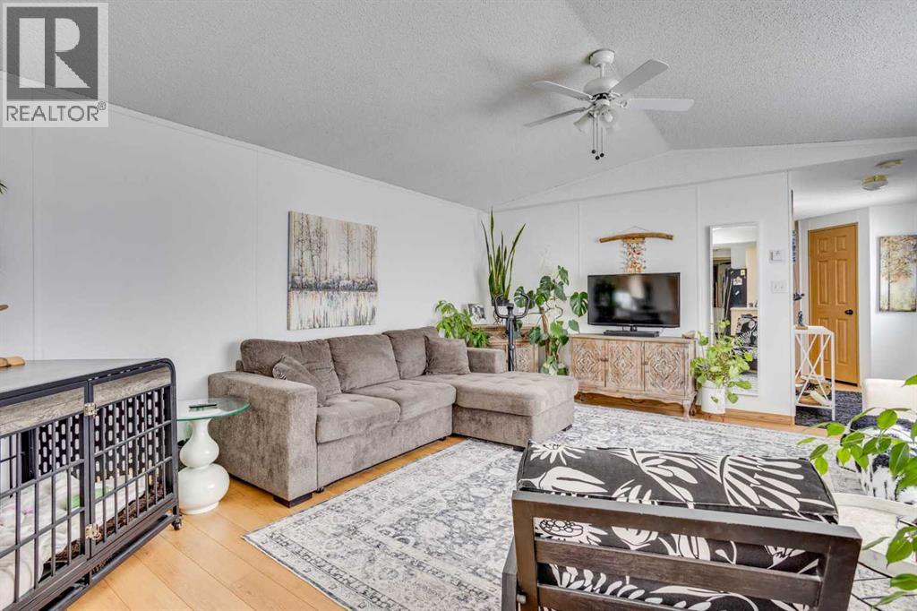 101 Grant Bay, Fort Mcmurray, Alberta  T9H 3Y7 - Photo 11 - A2301103