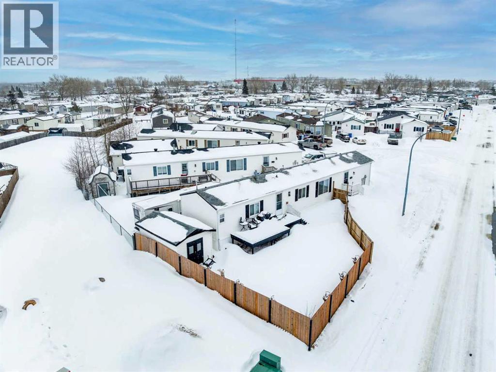 101 Grant Bay, Fort Mcmurray, Alberta  T9H 3Y7 - Photo 2 - A2301103