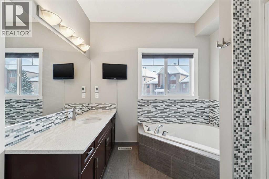 39 Sierra Morena Landing Sw, Calgary, Alberta  T3H 4K3 - Photo 29 - A2295738