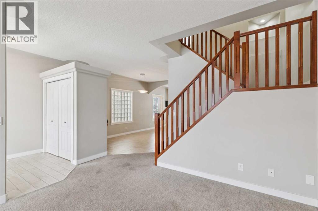 39 Sierra Morena Landing Sw, Calgary, Alberta  T3H 4K3 - Photo 6 - A2295738