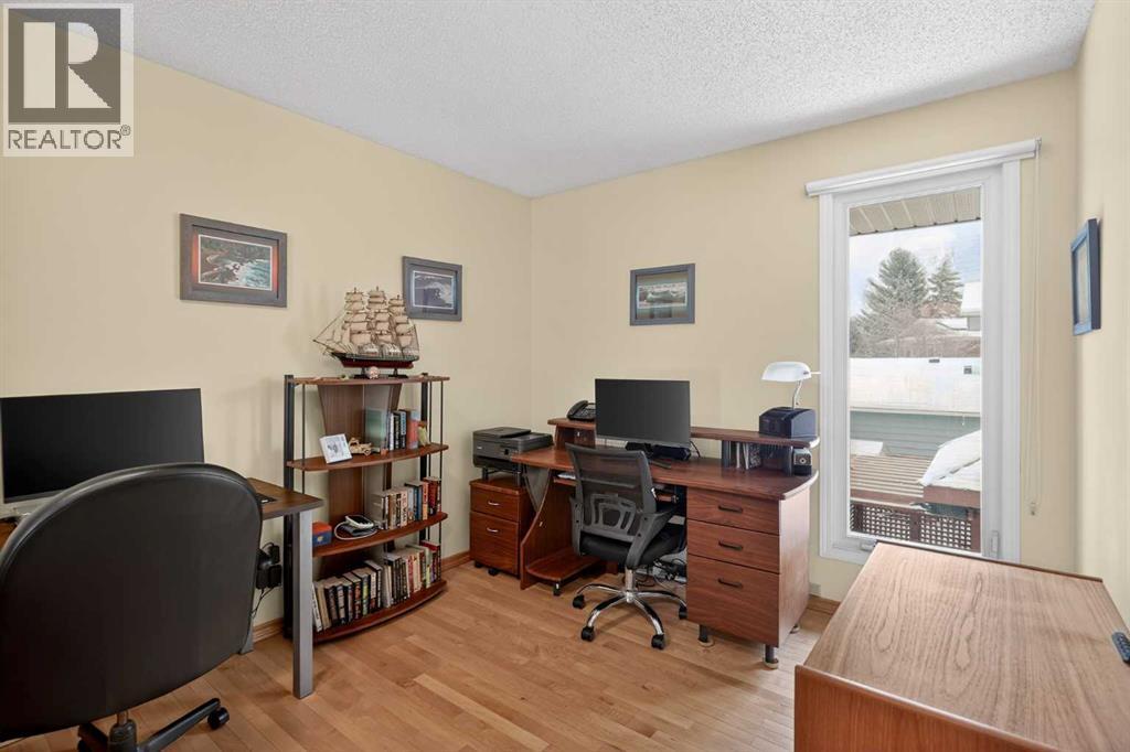 28 Deercross Way SE, Calgary, Alberta  T2J 6E3 - Photo 11 - A2300576