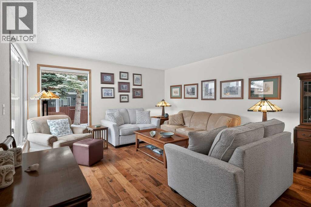 28 Deercross Way SE, Calgary, Alberta  T2J 6E3 - Photo 5 - A2300576