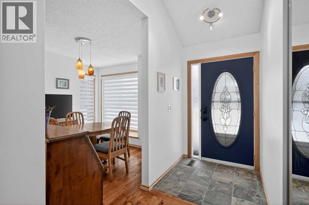 28 Deercross Way SE, Calgary, Alberta  T2J 6E3 - Photo 2 - A2300576