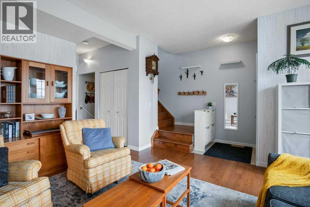 14760 Mt Mckenzie Drive Se, Calgary, Alberta  T2Z 2V1 - Photo 5 - A2302250