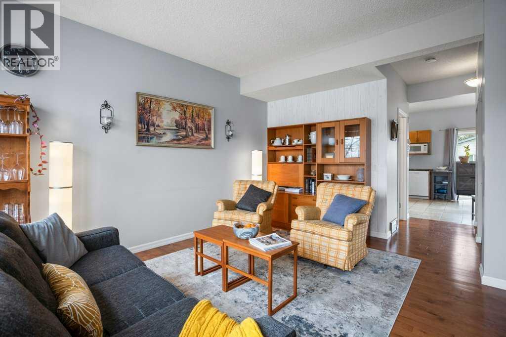 14760 Mt Mckenzie Drive Se, Calgary, Alberta  T2Z 2V1 - Photo 4 - A2302250