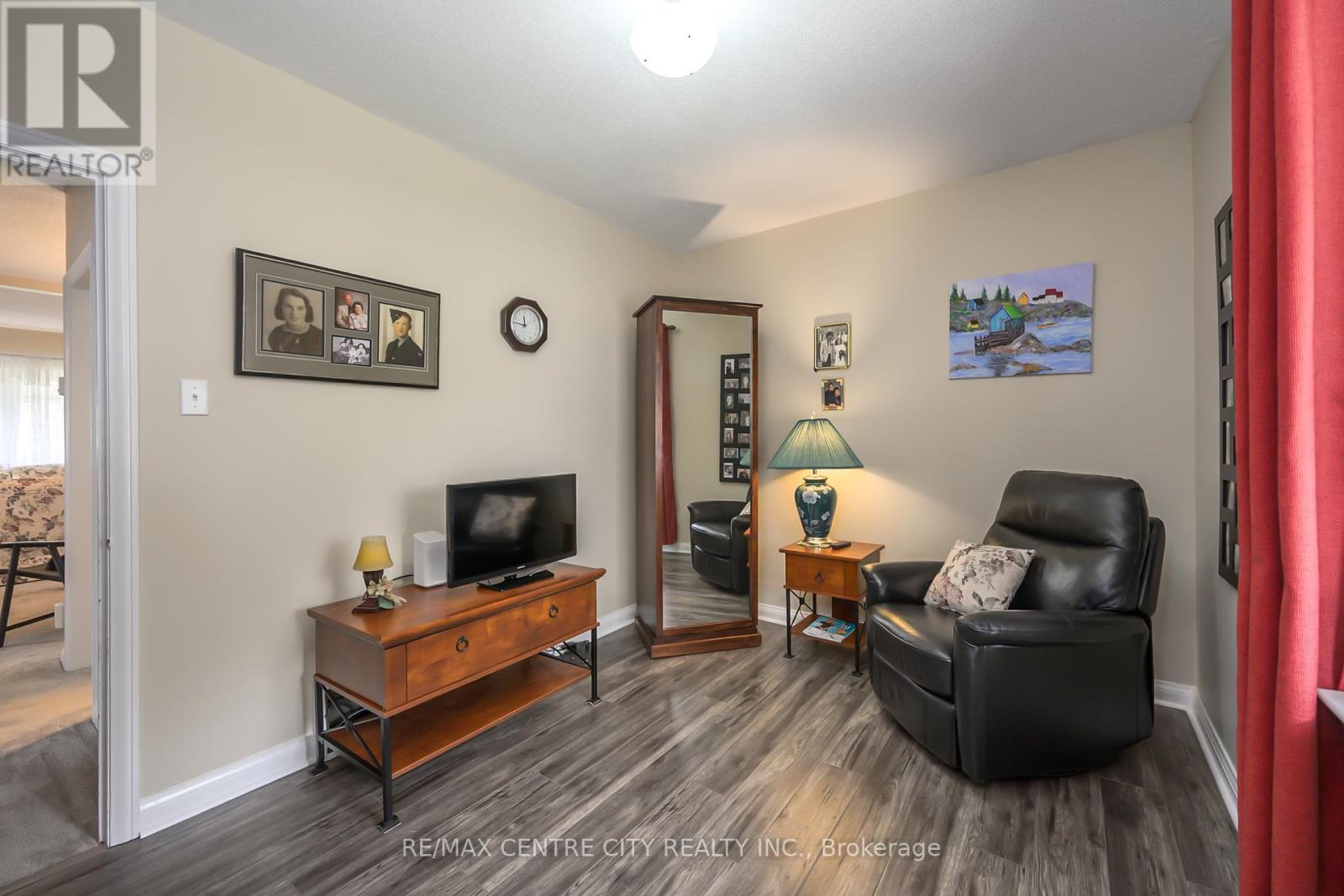 Photo 24 of 32 for 140 Harley Street