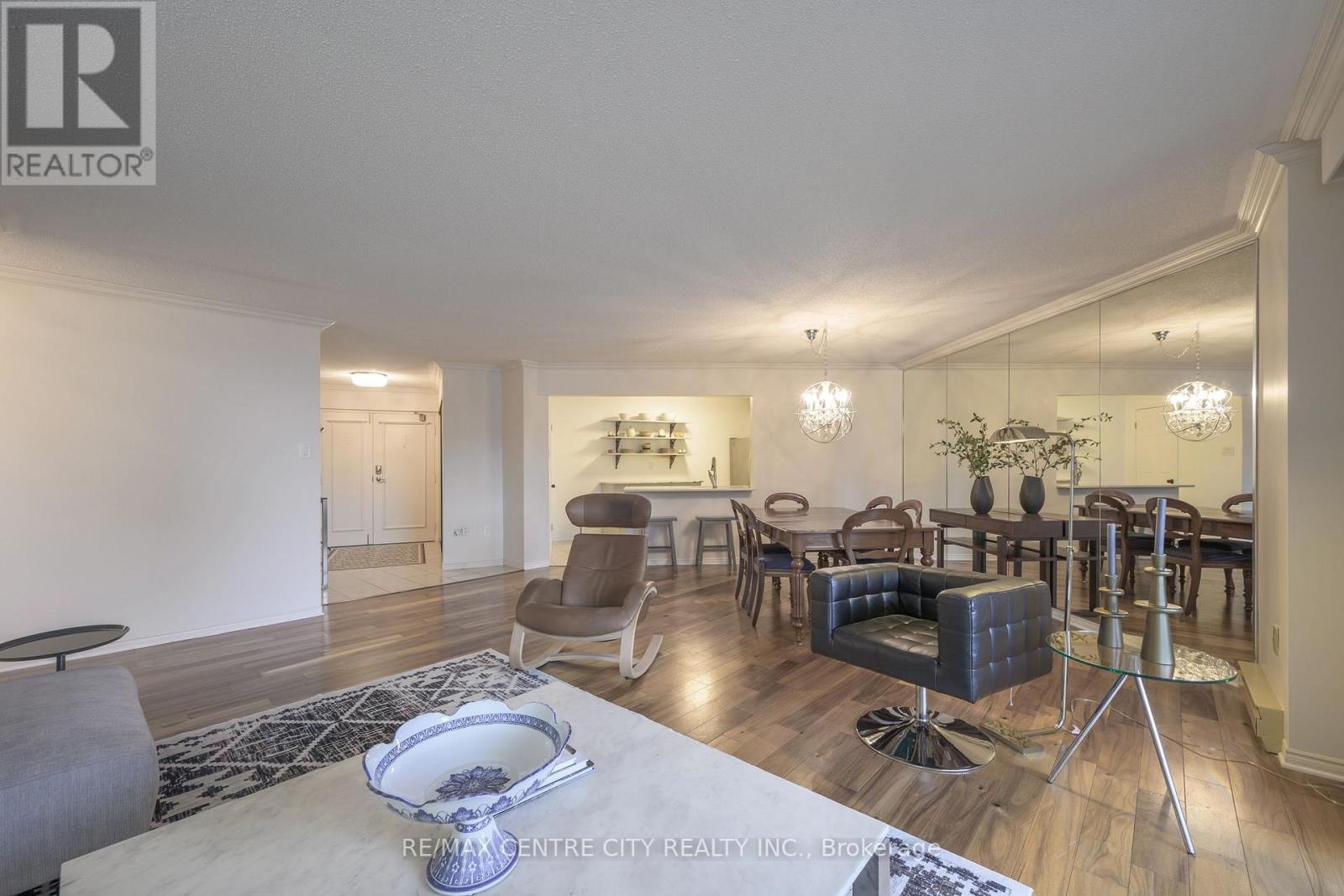 Photo 20 of 36 for 502 - 500 Talbot Street