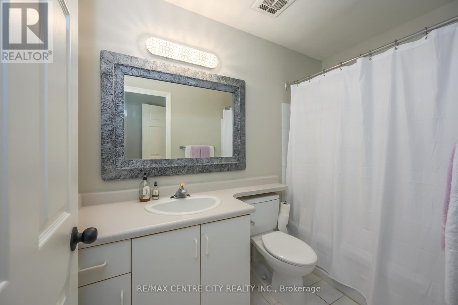 Photo 27 of 36 for 502 - 500 Talbot Street