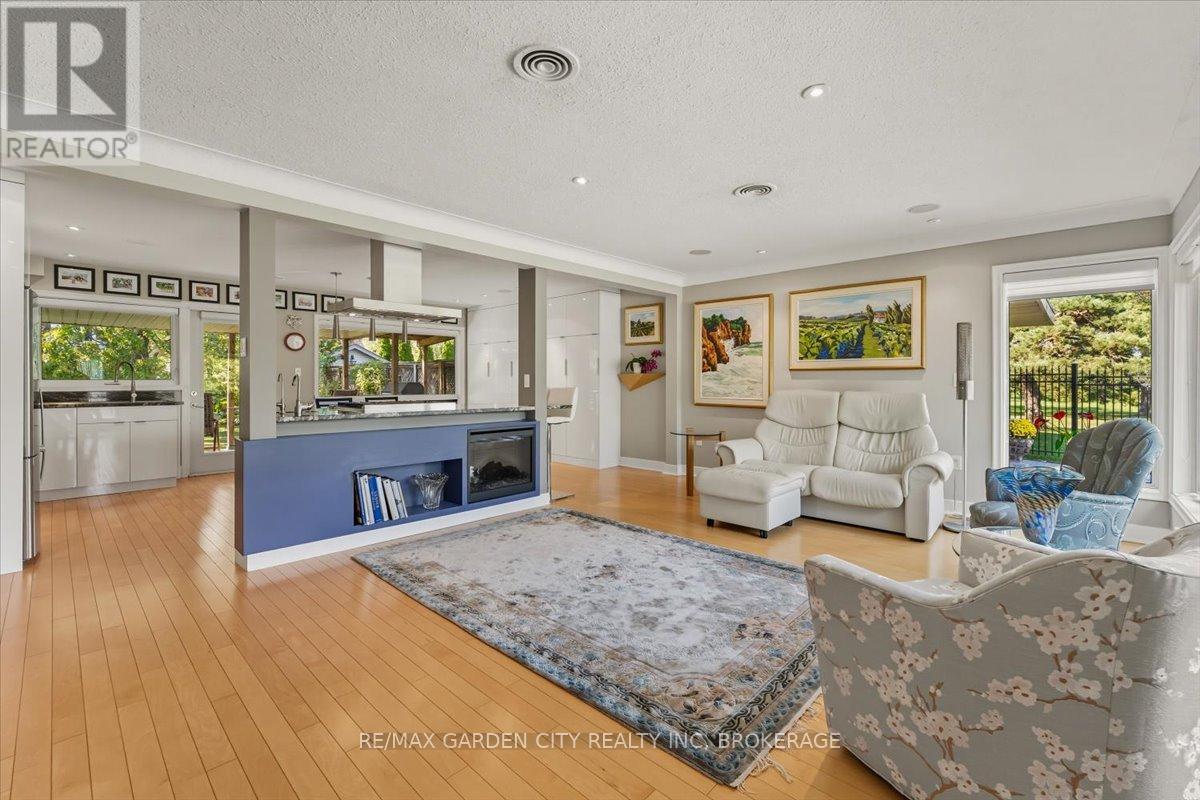 112 Riverdale Drive, St. Catharines, Ontario  L2R 4B9 - Photo 5 - X12745702