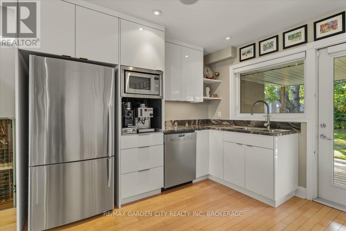 112 Riverdale Drive, St. Catharines, Ontario  L2R 4B9 - Photo 8 - X12745702