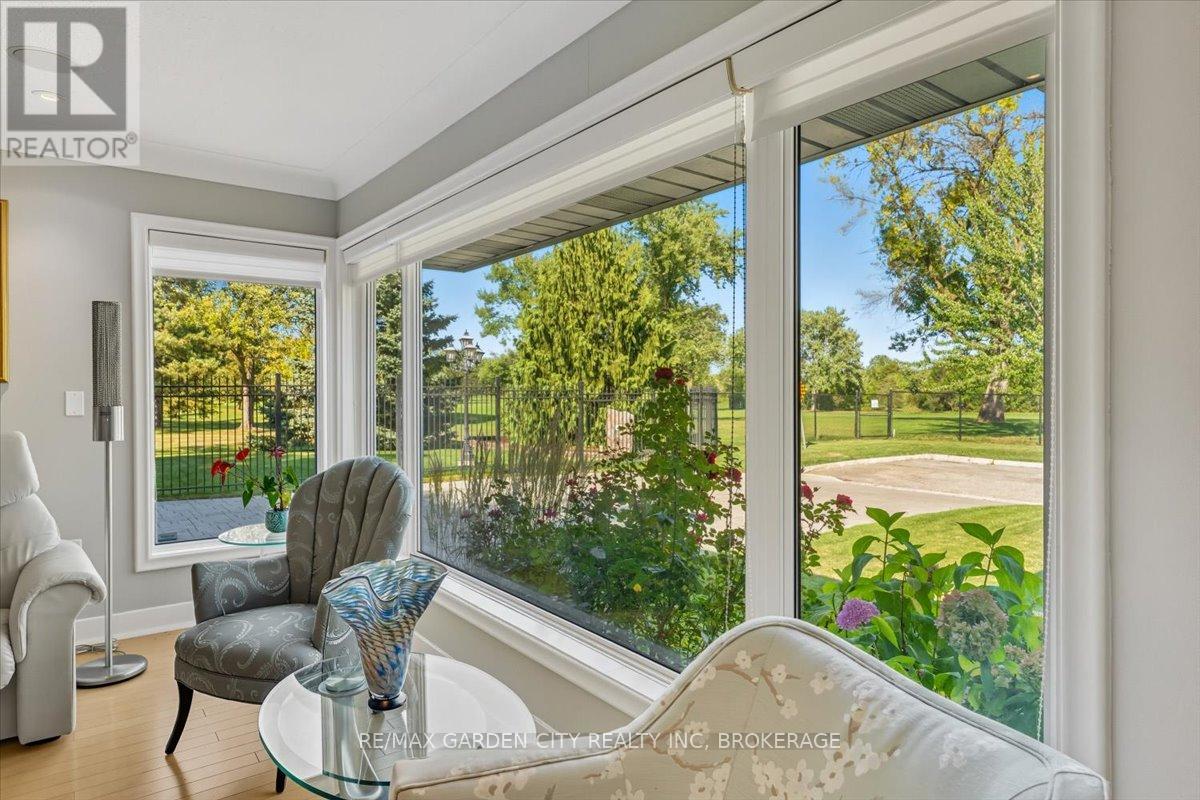 112 Riverdale Drive, St. Catharines, Ontario  L2R 4B9 - Photo 4 - X12745702