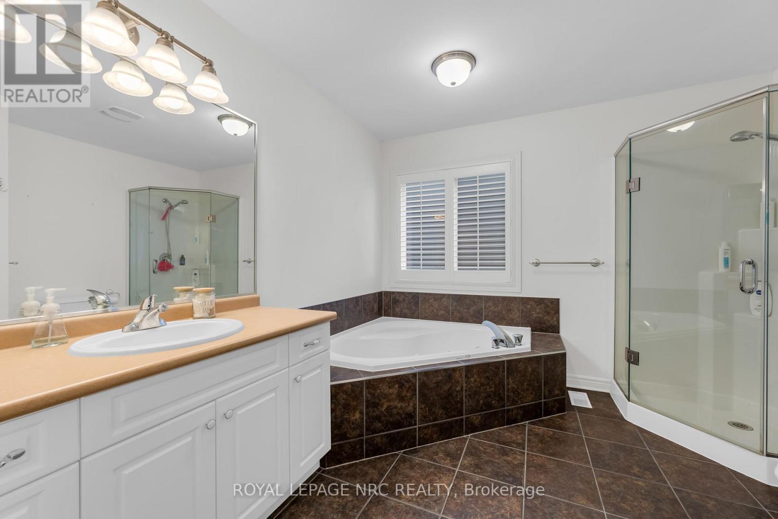 10 Montrose Street, St. Catharines, Ontario  L2S 4A7 - Photo 9 - X12426953