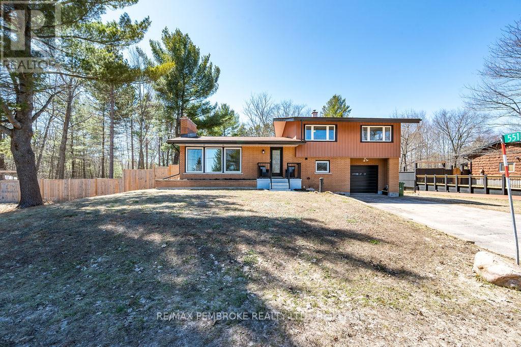 551 LAURENTIAN DRIVE, Petawawa, Ontario