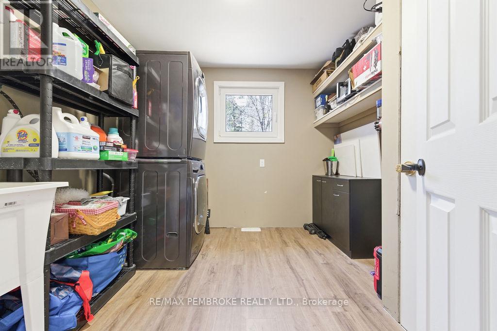 551 Laurentian Drive, Petawawa, Ontario  K8H 2M5 - Photo 17 - X13024746