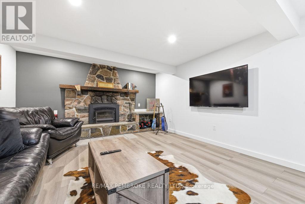 551 Laurentian Drive, Petawawa, Ontario  K8H 2M5 - Photo 32 - X13024746