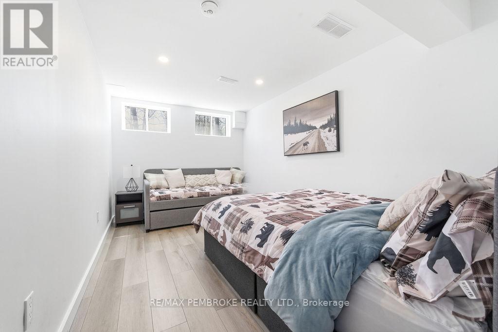 551 Laurentian Drive, Petawawa, Ontario  K8H 2M5 - Photo 35 - X13024746