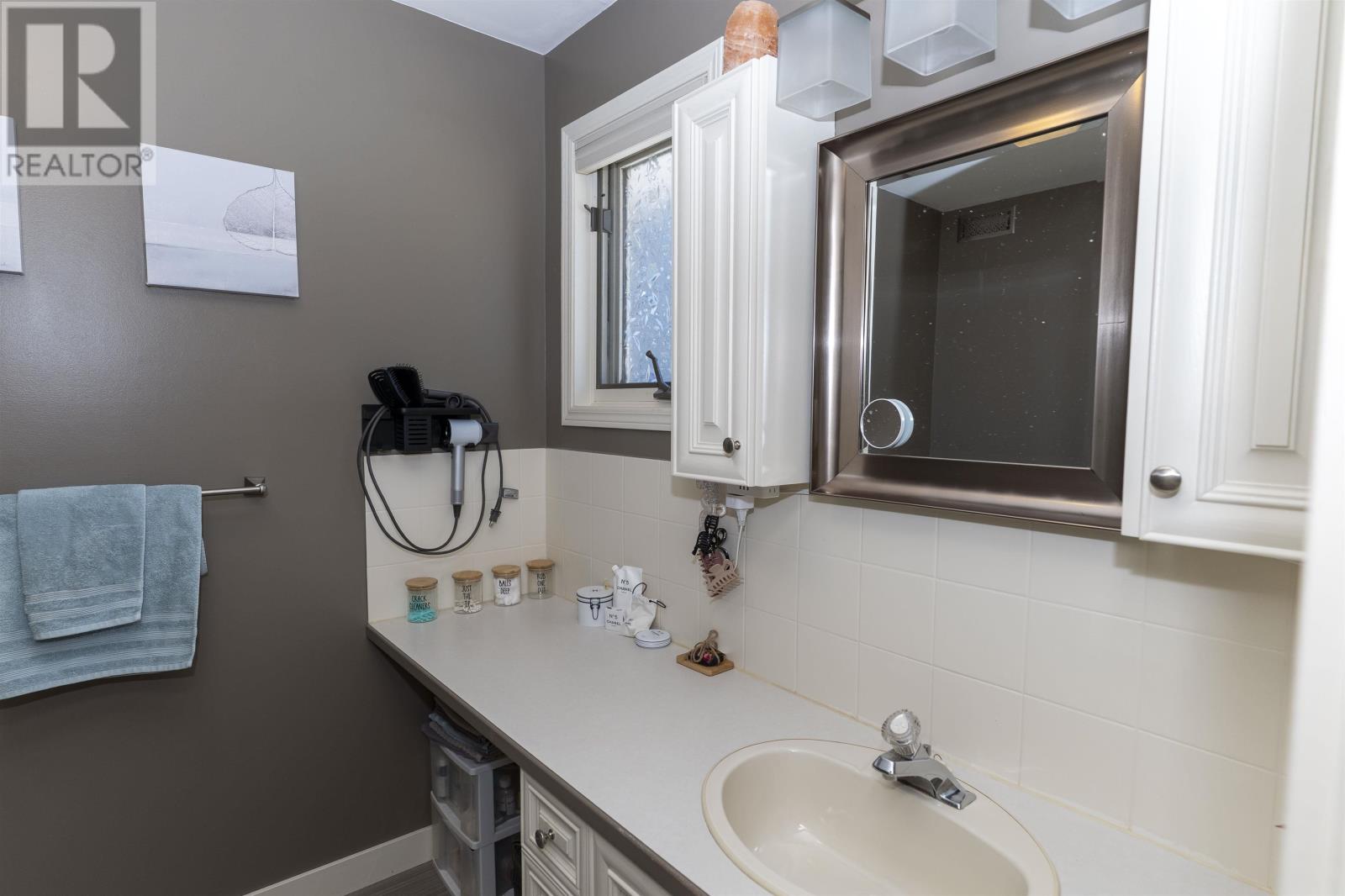 211 Linden Ct, Thunder Bay, Ontario  P7B 6R6 - Photo 16 - TB2600751