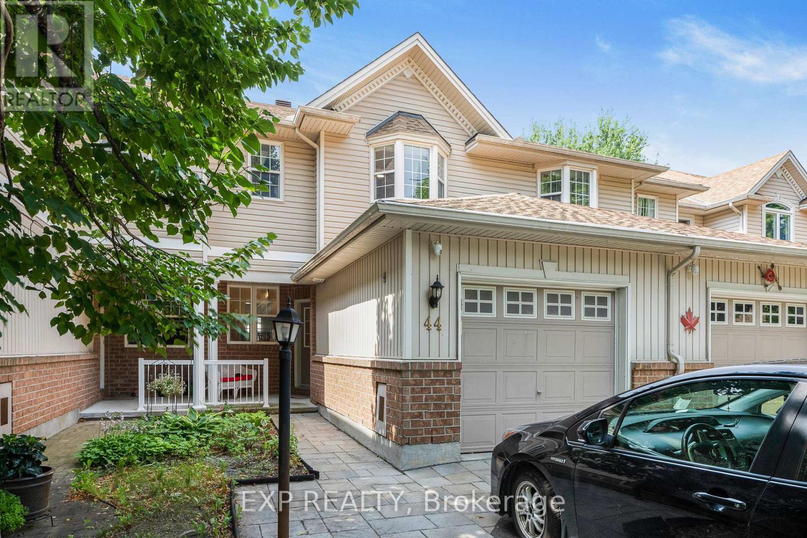 44 TOBERMORY CRESCENT, Ottawa, Ontario