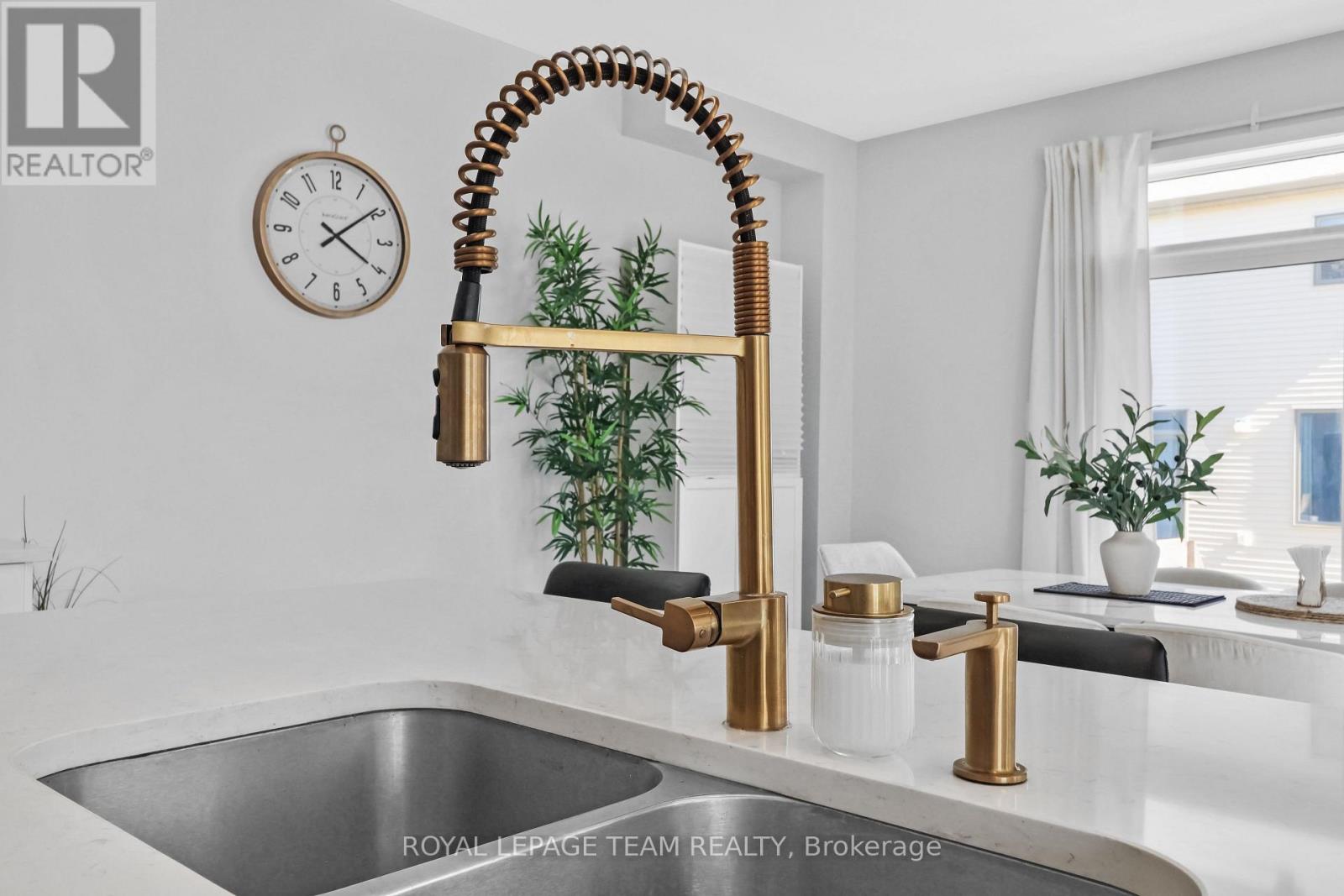 647 Cygnus Street, Ottawa, Ontario  K2J 7A9 - Photo 13 - X13024758