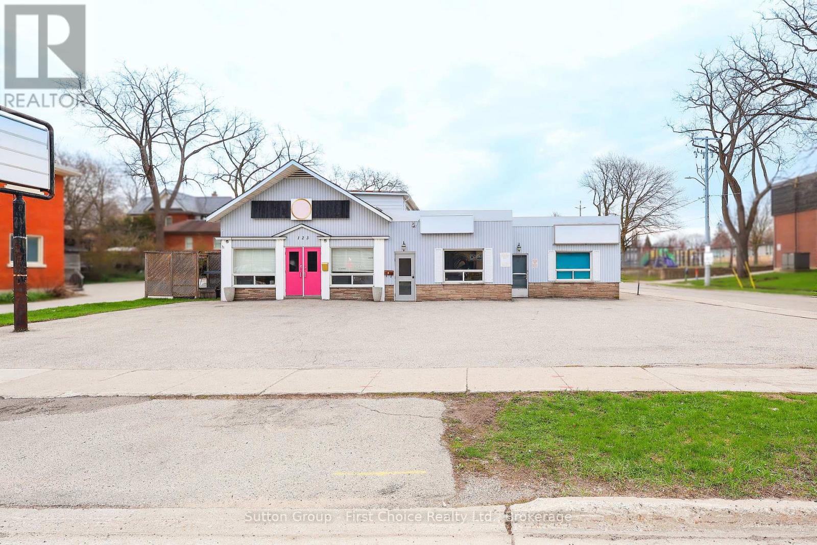 123 WATERLOO STREET S, Stratford, Ontario