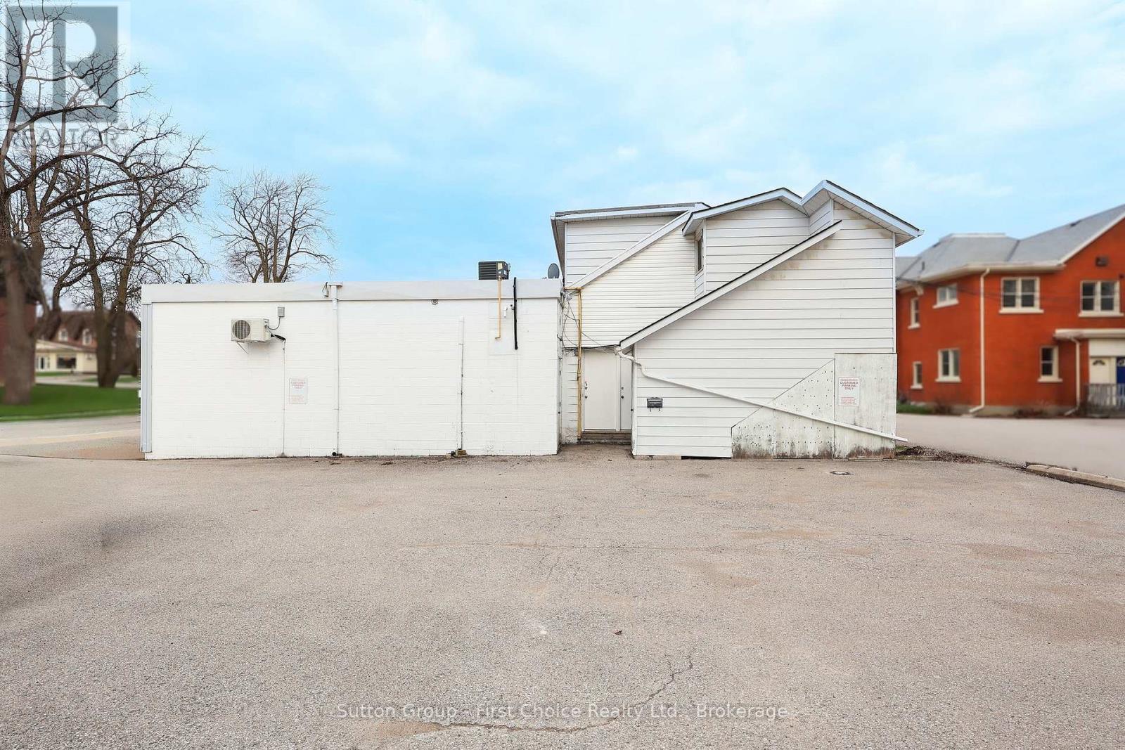 123 Waterloo Street S, Stratford, Ontario  N5A 4B3 - Photo 3 - X12756890