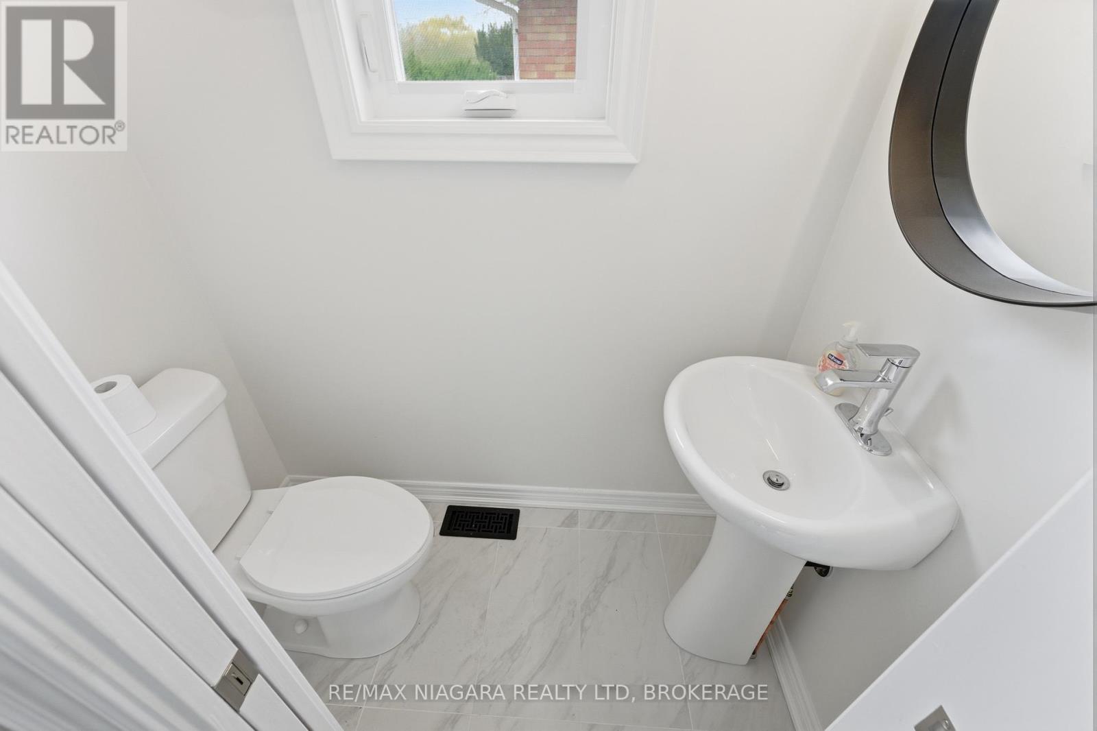 17 Glenbarr Road, St. Catharines, Ontario  L2T 1Y2 - Photo 17 - X13024756