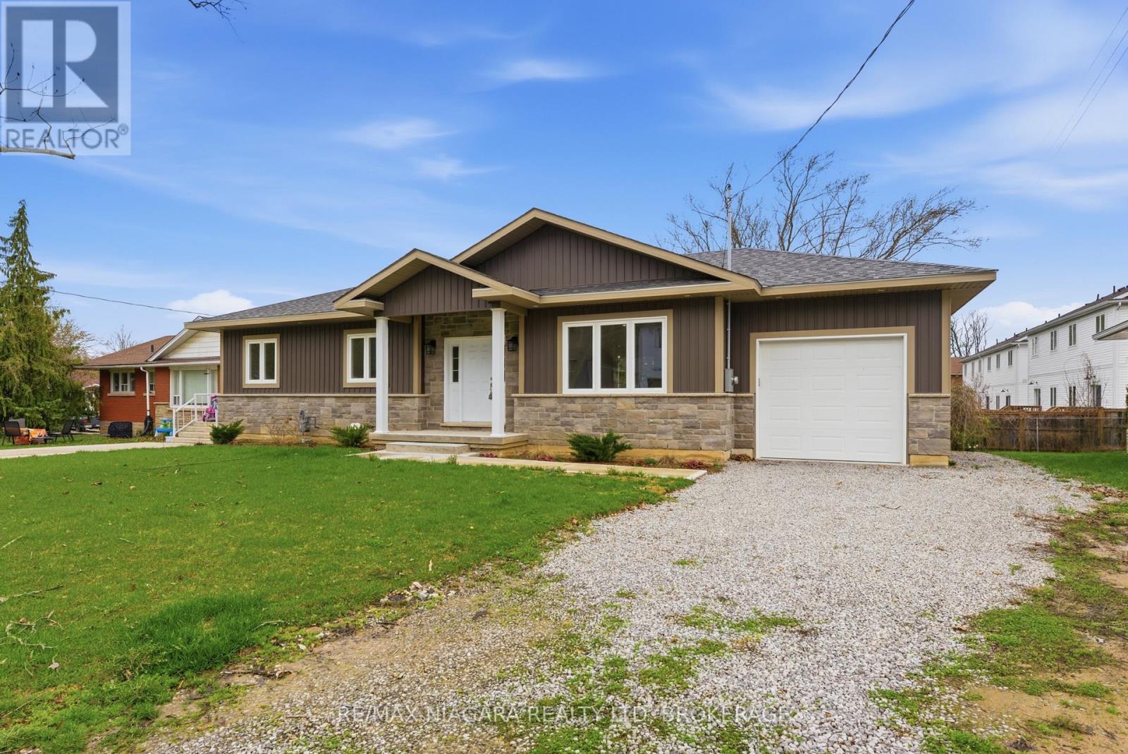 17 Glenbarr Road, St. Catharines, Ontario  L2T 1Y2 - Photo 2 - X13024756