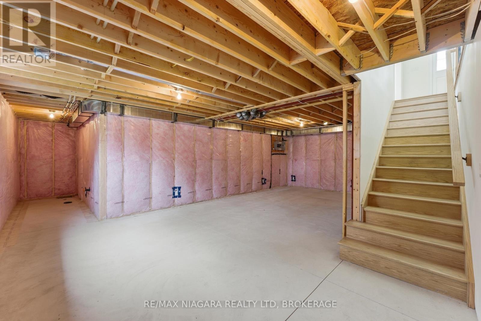 17 Glenbarr Road, St. Catharines, Ontario  L2T 1Y2 - Photo 34 - X13024756