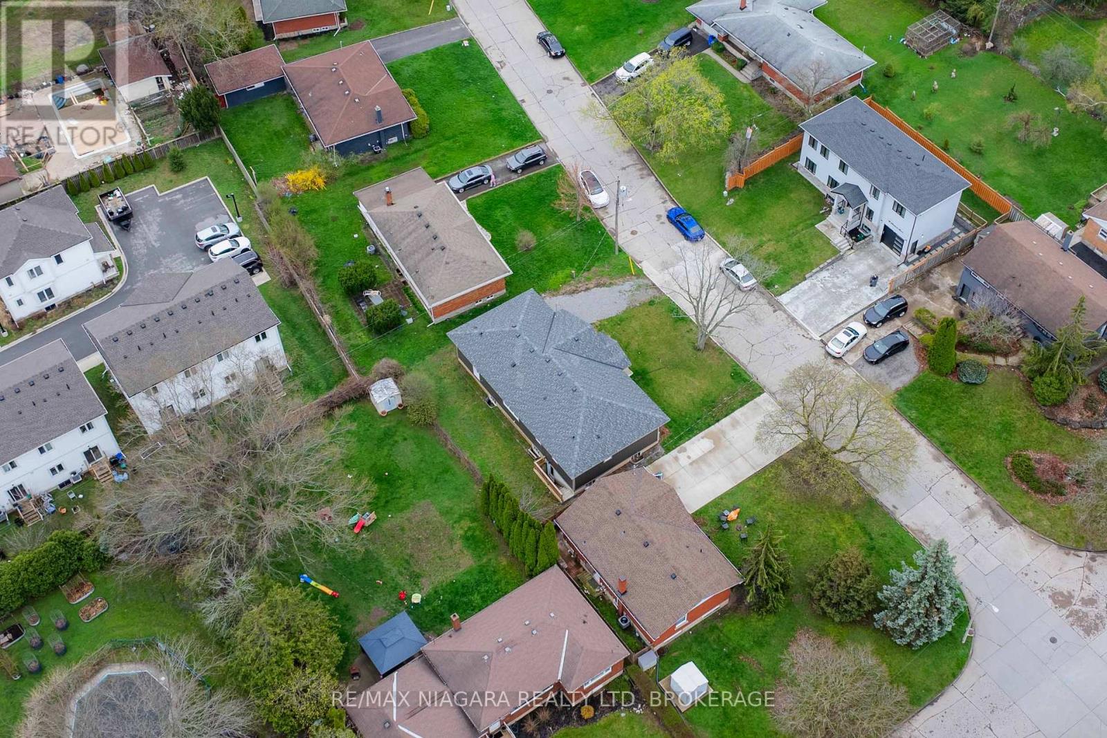 17 Glenbarr Road, St. Catharines, Ontario  L2T 1Y2 - Photo 37 - X13024756