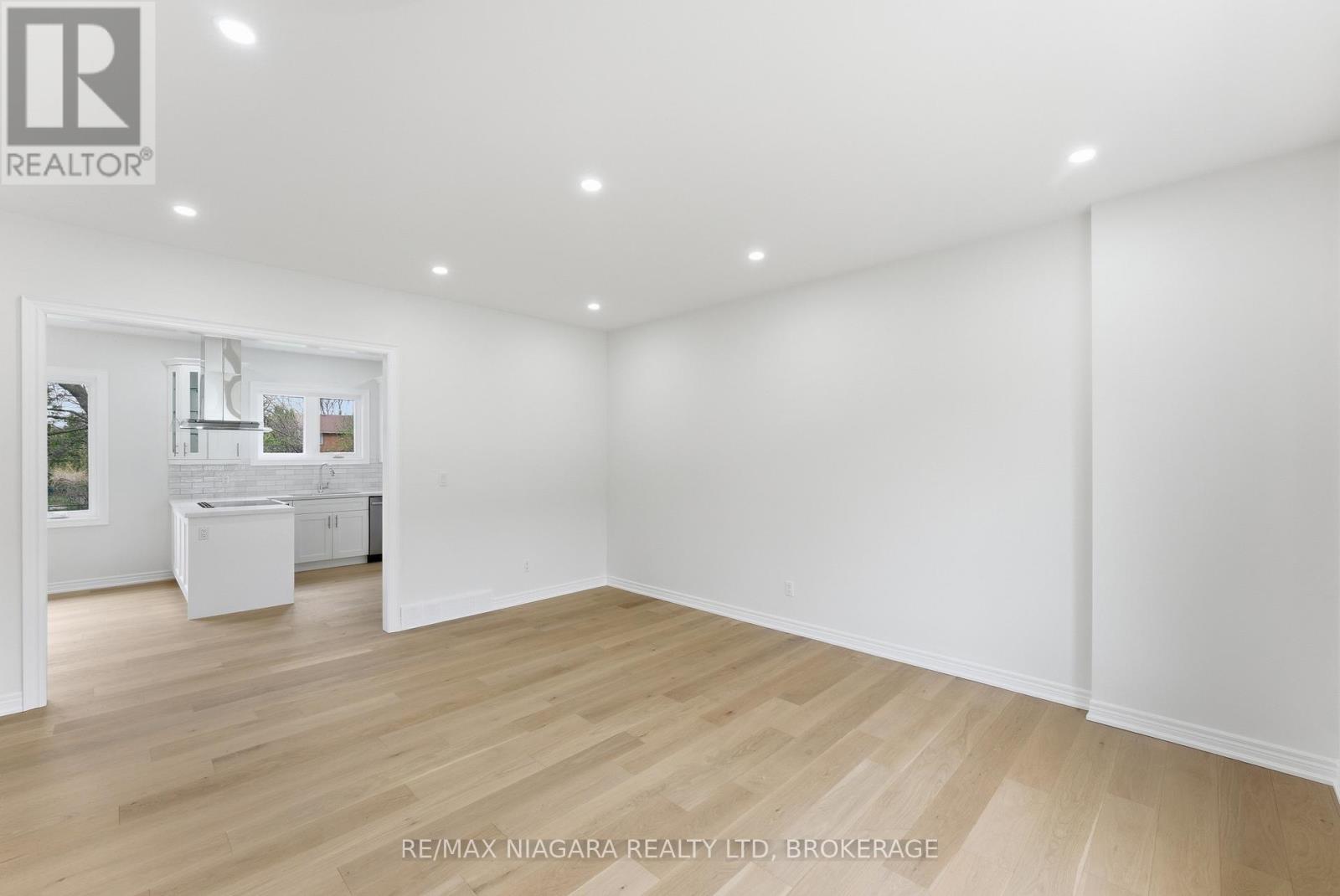 17 Glenbarr Road, St. Catharines, Ontario  L2T 1Y2 - Photo 7 - X13024756