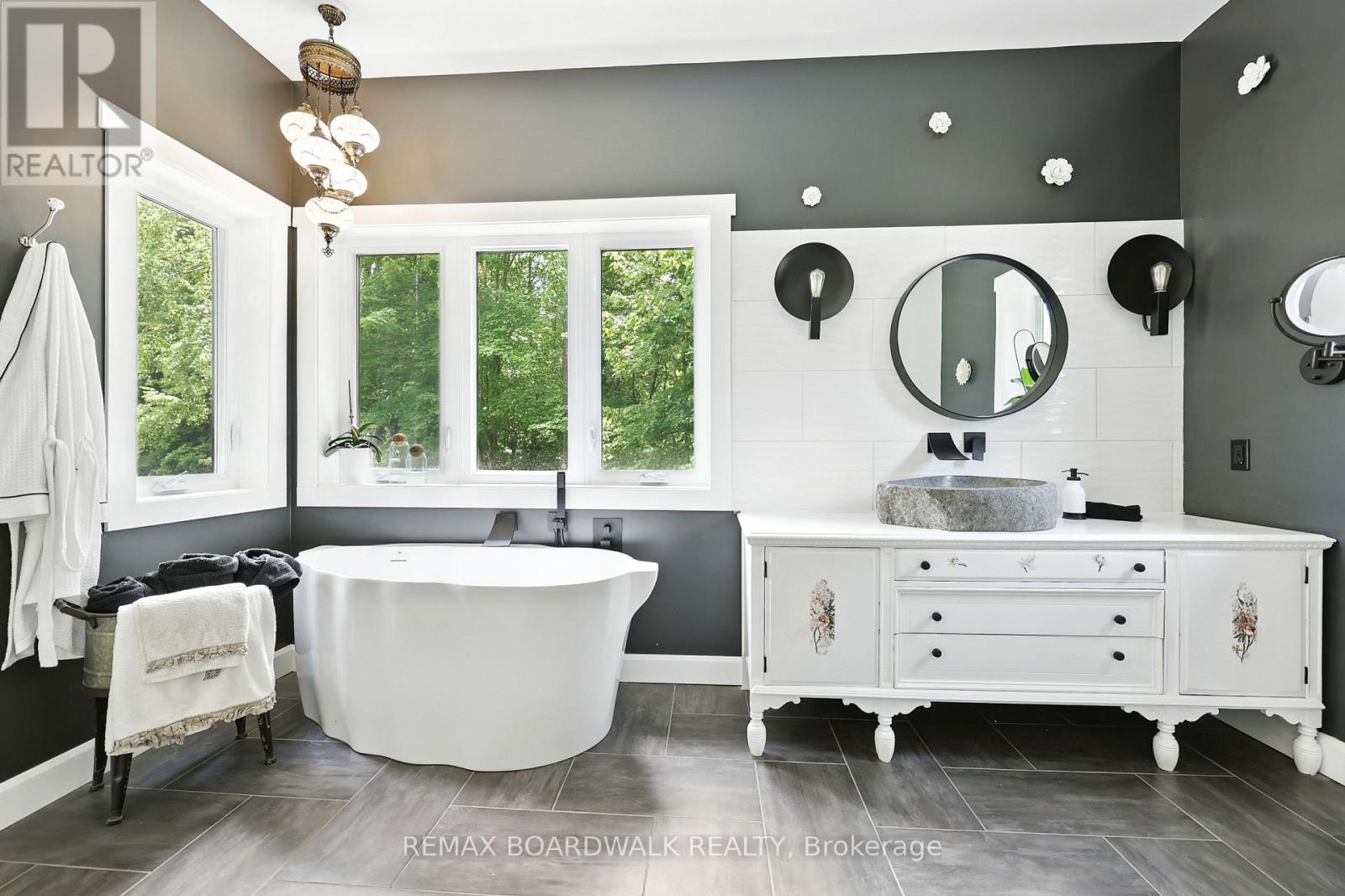 1155 Ebbs Bay Road, Drummond/north Elmsley, Ontario  K7C 0C5 - Photo 24 - X12797430