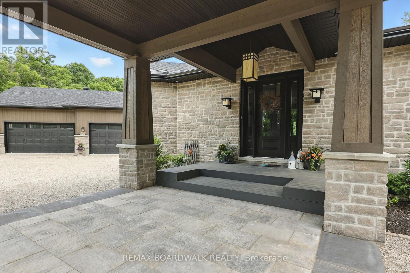 1155 Ebbs Bay Road, Drummond/north Elmsley, Ontario  K7C 0C5 - Photo 3 - X12797430