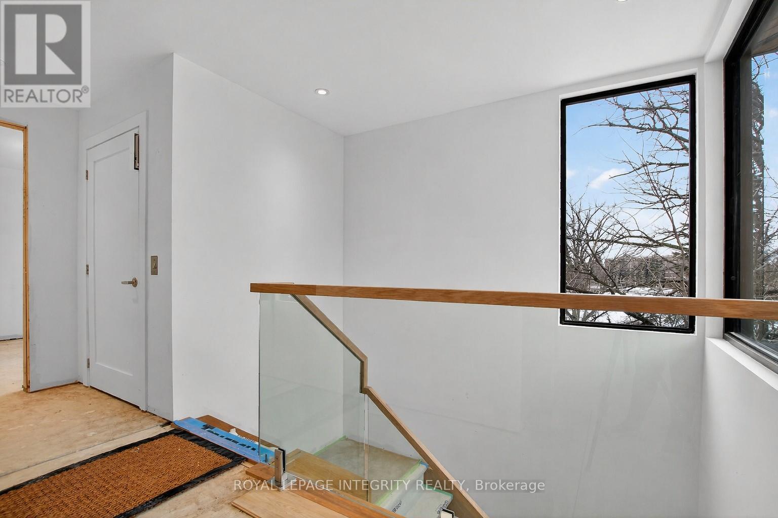 112 Queen Elizabeth Drive, Ottawa, Ontario  K2P 0Z5 - Photo 15 - X12896862