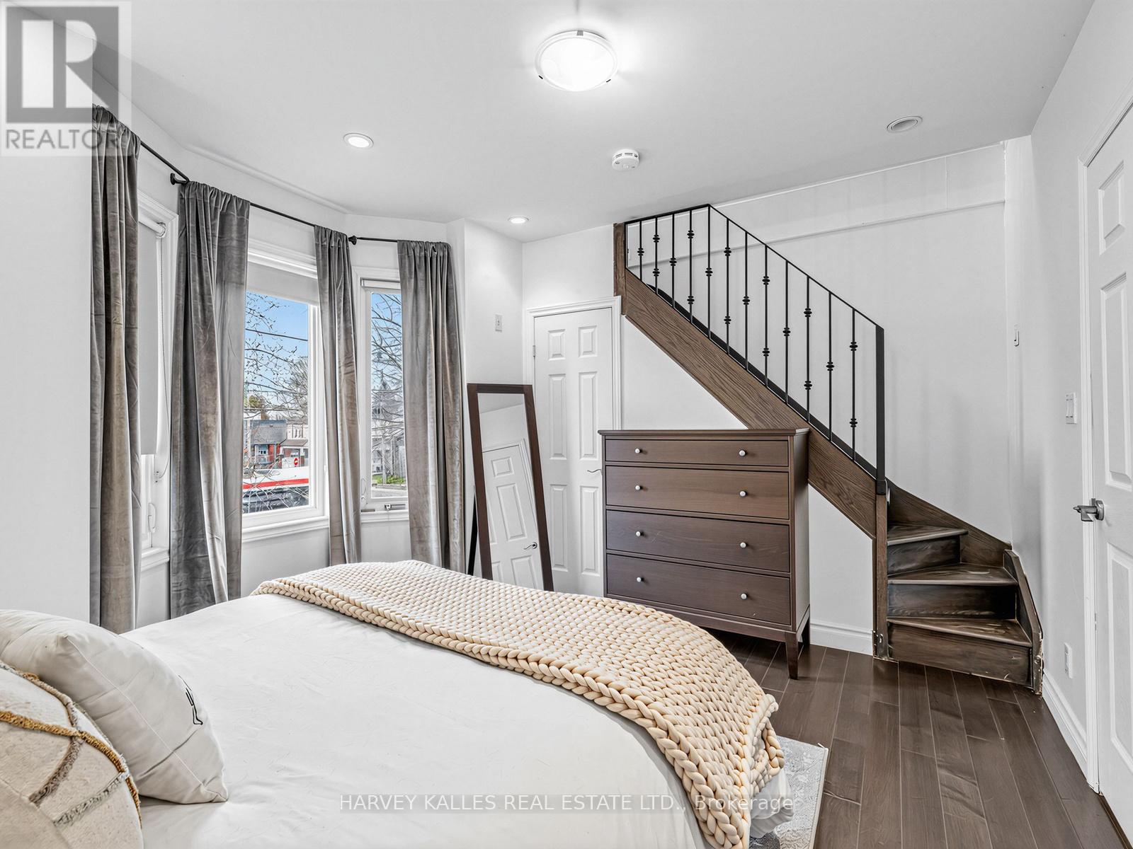 358 Mortimer Avenue, Toronto, Ontario  M4J 2E2 - Photo 23 - E13024200