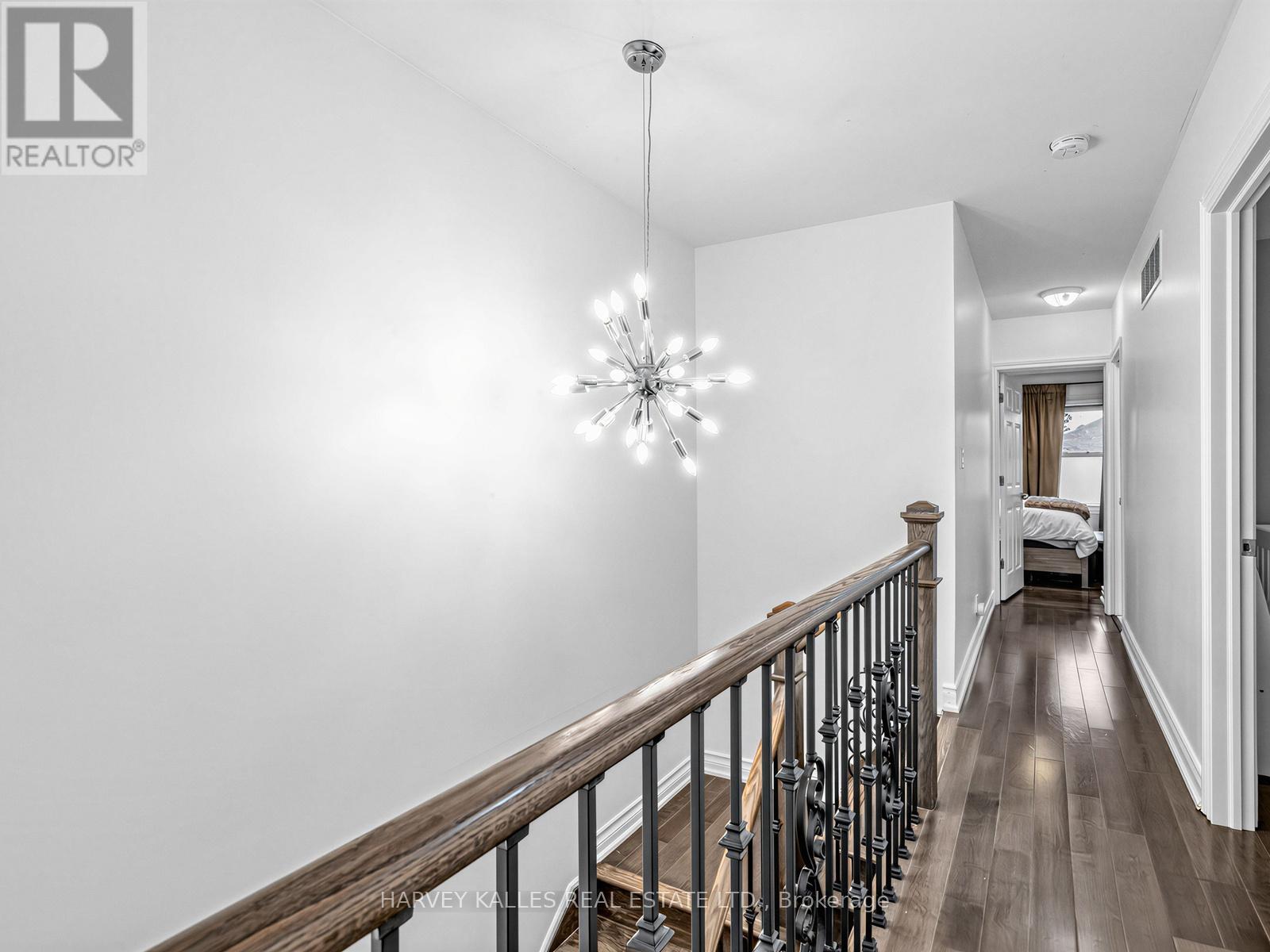 358 Mortimer Avenue, Toronto, Ontario  M4J 2E2 - Photo 24 - E13024200