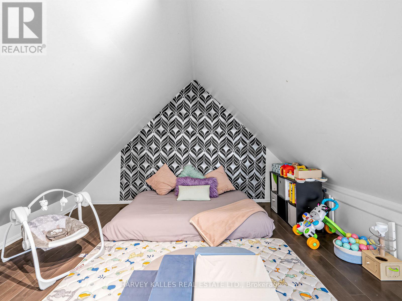 358 Mortimer Avenue, Toronto, Ontario  M4J 2E2 - Photo 32 - E13024200