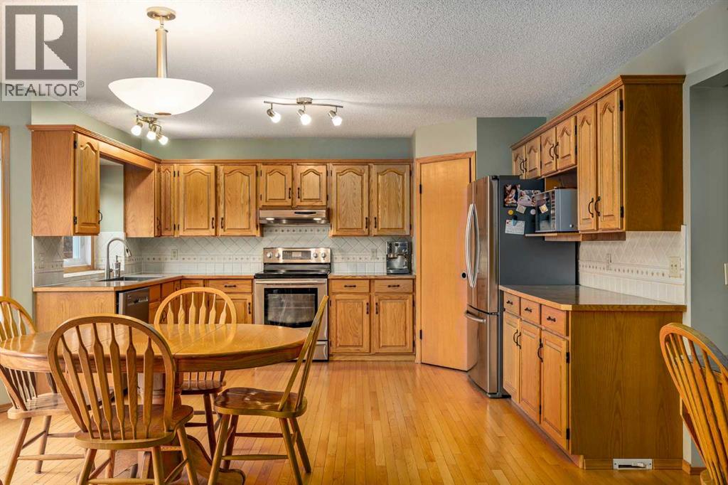 290 Edgepark Way Nw, Calgary, Alberta  T3A 4S7 - Photo 11 - A2302566