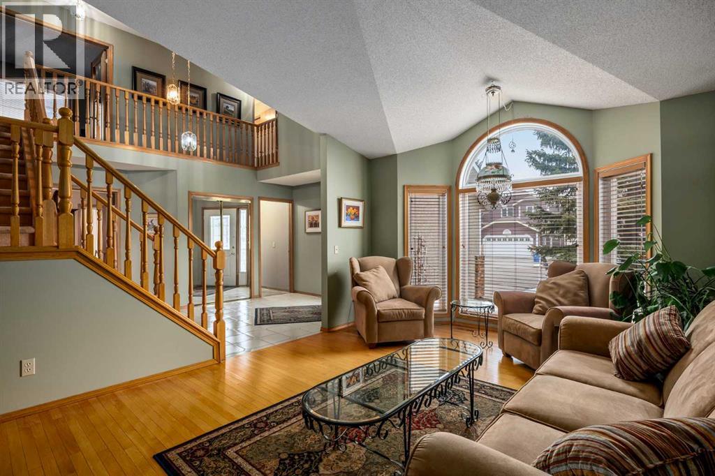 290 Edgepark Way Nw, Calgary, Alberta  T3A 4S7 - Photo 4 - A2302566