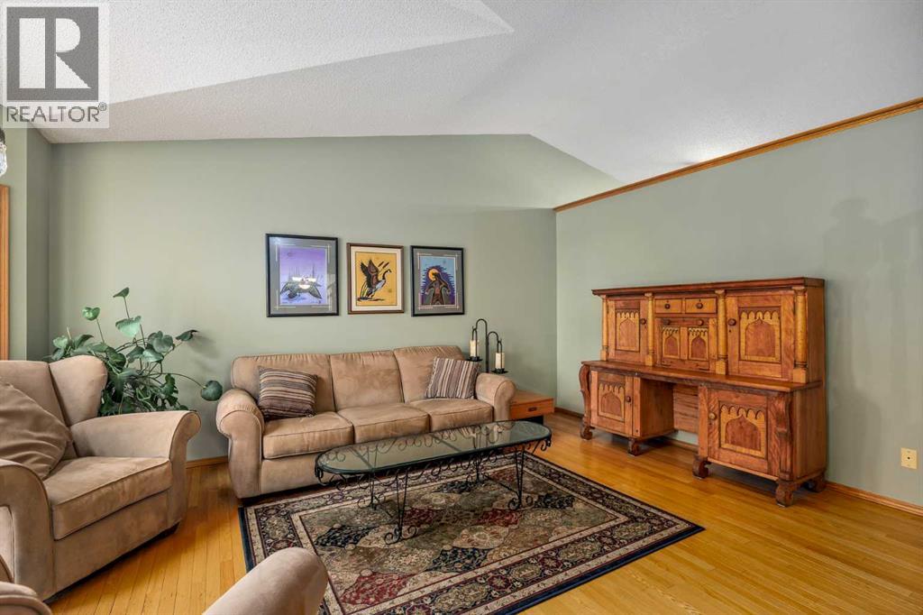 290 Edgepark Way Nw, Calgary, Alberta  T3A 4S7 - Photo 7 - A2302566